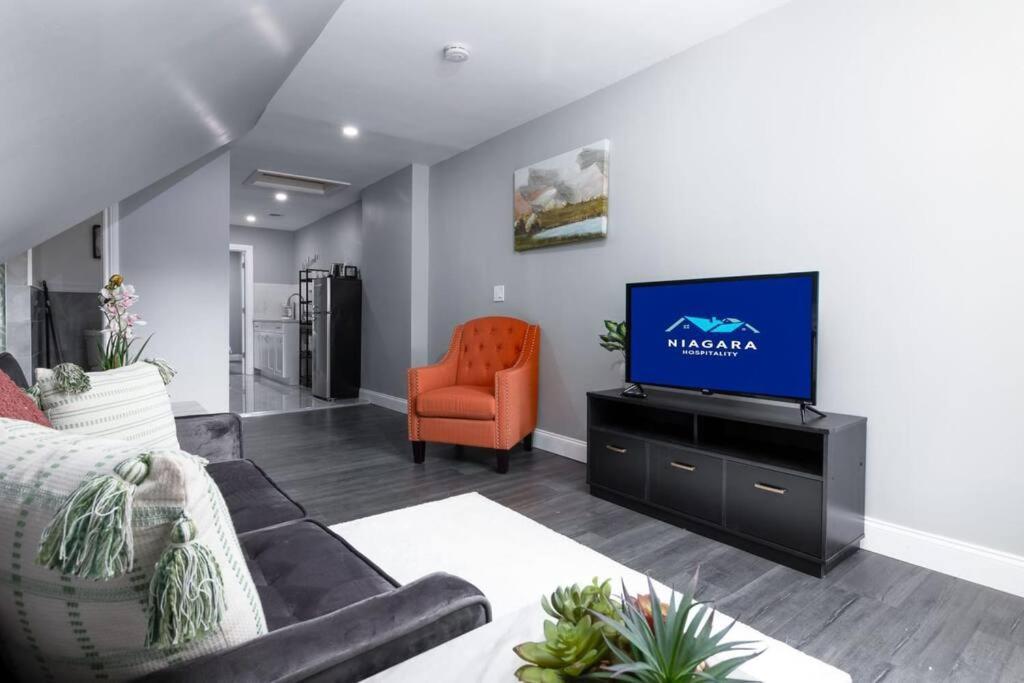 Cozy Micro Apartment, Minutes From Falls Niagara Falls Eksteriør bilde